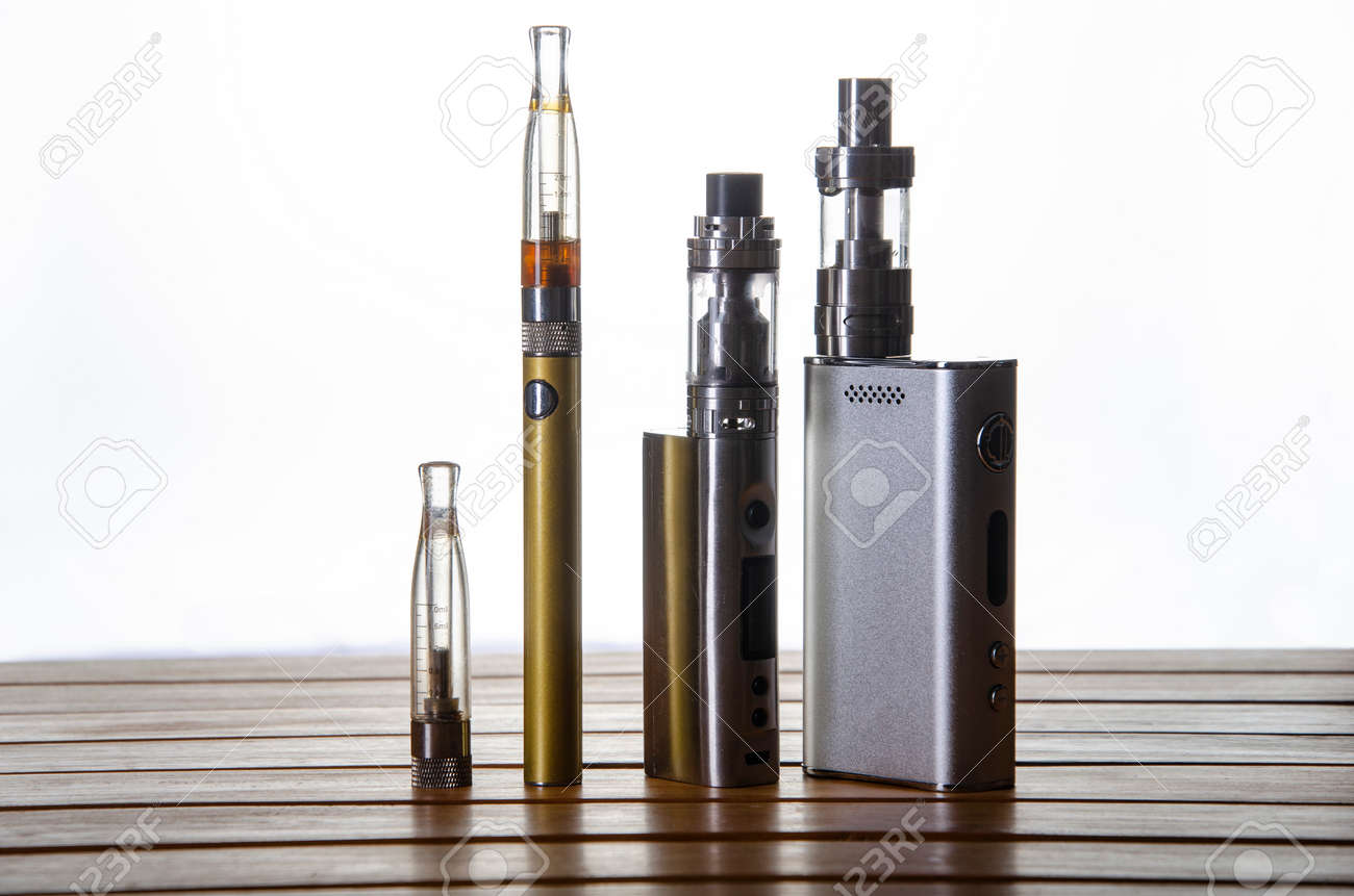 kartomizer,co to kartomizer,historia e-papierosów,clearomizer vs kartomizer,jak działa kartomizer,prehistoria wapowania,pody e-papierosy,jednorazówki historia,kiedy powstał kartomizer,rodzaje e-papierosów