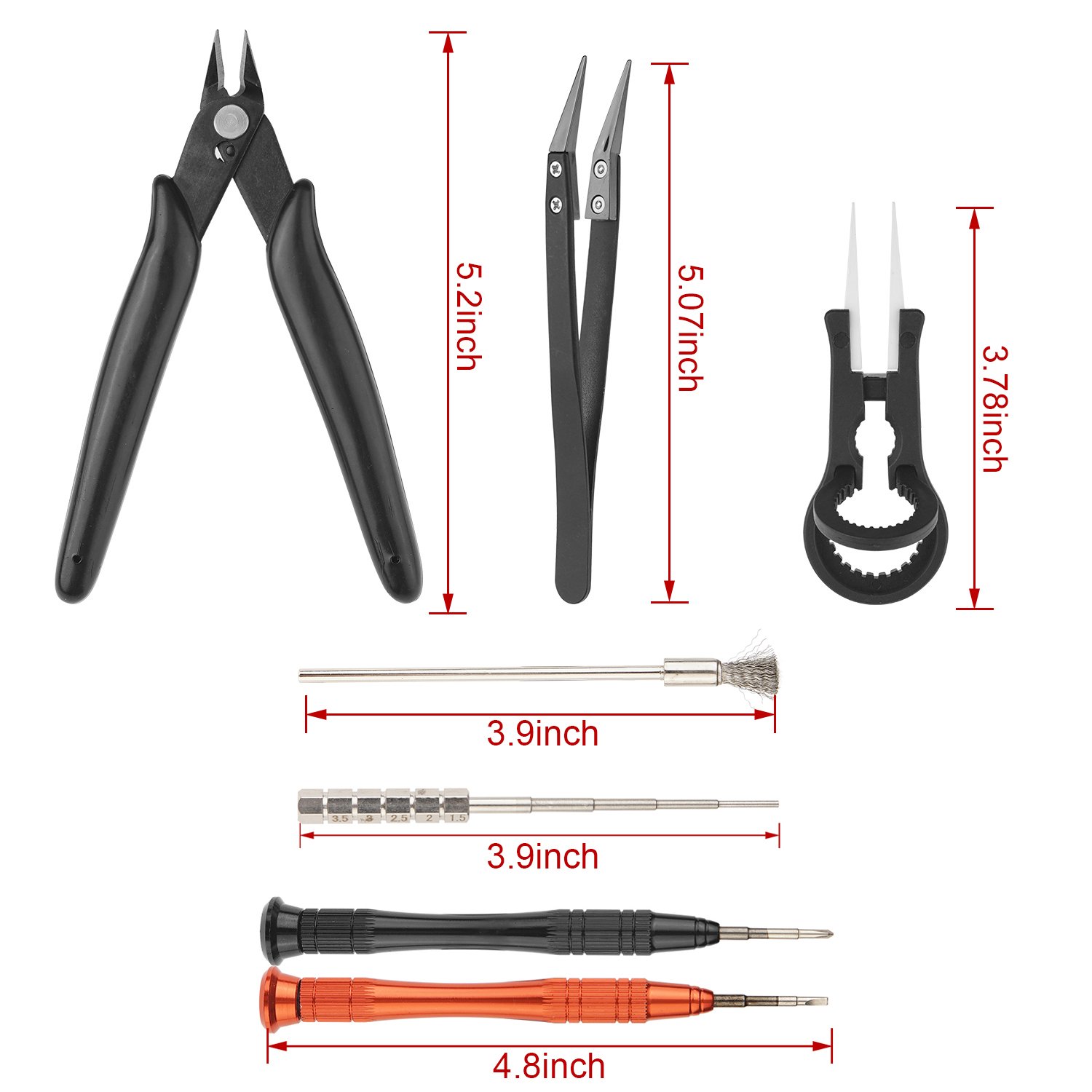 Dłonie w rękawiczkach trzymające precyzyjne narzędzia, przygotowujące się do otwarcia e-papierosa Fizzy Twins.