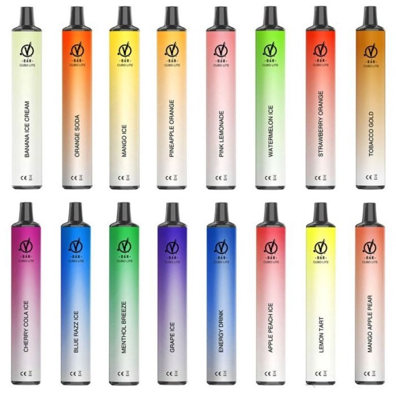 Kolorowa kompozycja jednorazowych e-papierosów (vape) z owocami i różnymi słodkimi symbolami smaku, podkreślająca ich intensywność i różnorodność.