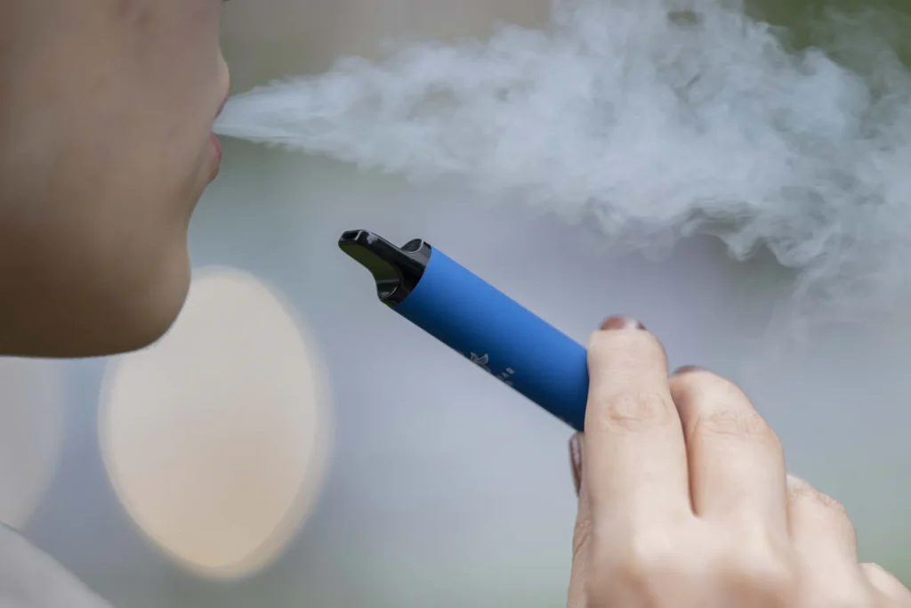 zakaz jednorazówek UE,koniec jednorazówek,ustawa e-papierosy,przyszłość vape,alternatywy jednorazówek
