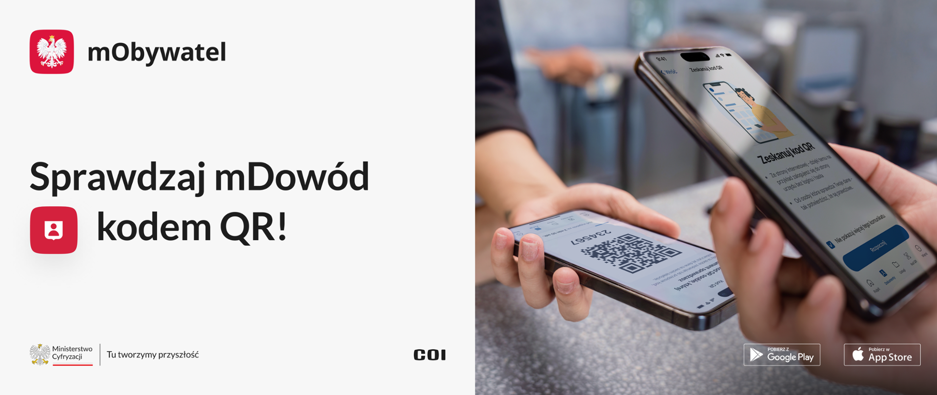 Zbliżenie na dłoń trzymającą smartfon skanujący kod QR na opakowaniu jednorazowego e-papierosa Fizzy.