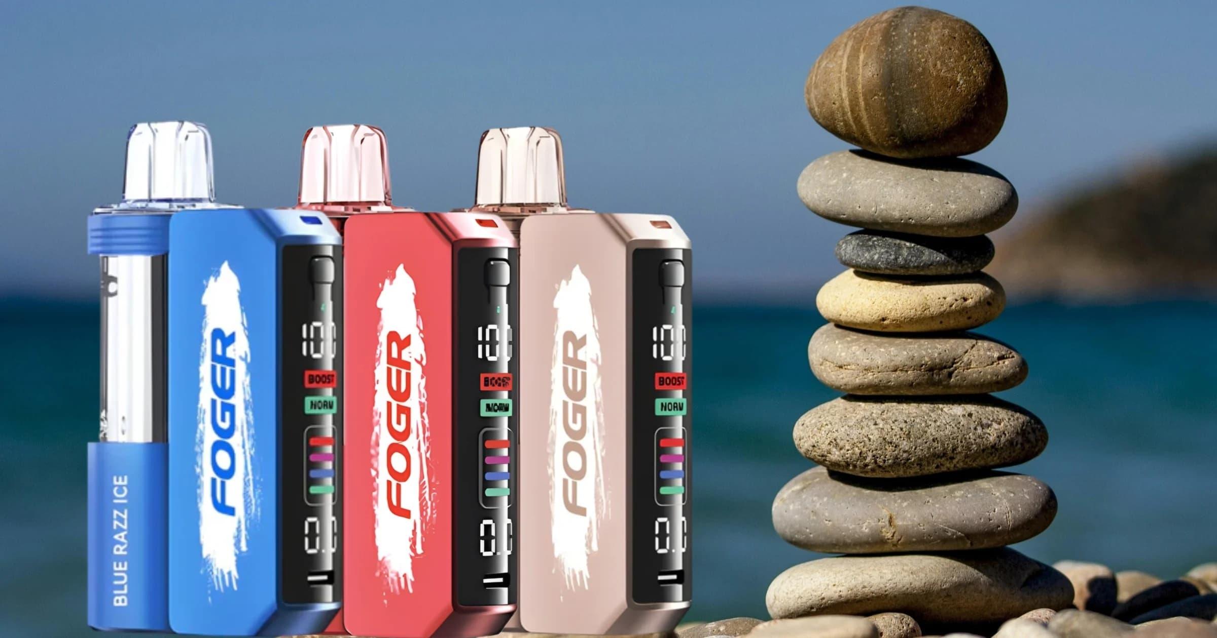 Grafika przedstawiająca dymki mowy lub ikony mediów społecznościowych (Facebook, TikTok) z polskimi flagami, symbolizujące opinie użytkowników e-papierosów w internecie.