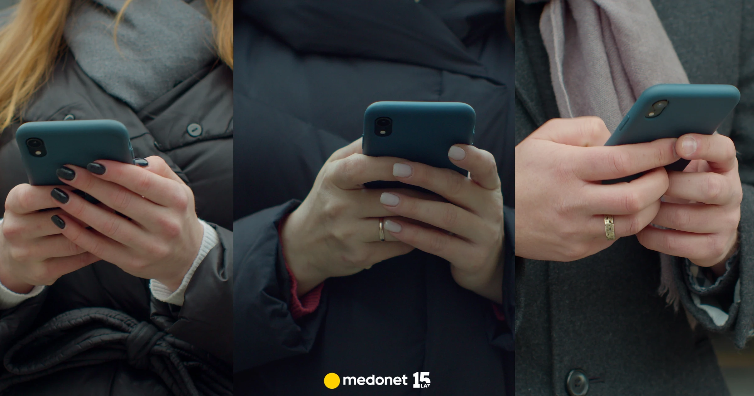 Zestresowana osoba, z paniką w oczach, intensywnie szukająca e-papierosów na smartfonie w Google.