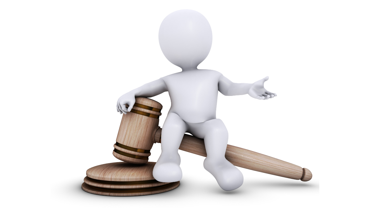 Ekran aukcji online z mylącym tytułem (np. 'ozdobna rurka') i małym, ukrytym e-papierosem Hifancy 45k.