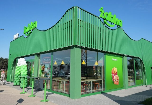 sklep Żabka, zielona żabka fasada, otwarty sklep niedziela, e-papieros Żabka - Kolejne dwa sklepy Żabka przy autostradzie A2 już otwarte!