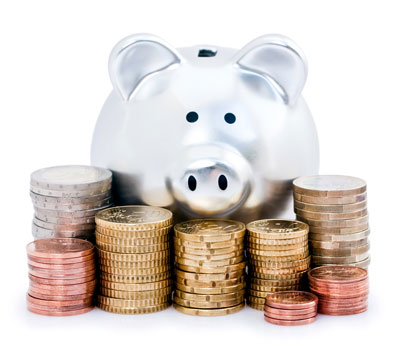 oszczędności - Ile powinniśmy mieć oszczędności w wieku 20, 30, 40, 50 i 60 lat?