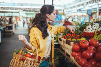 wysokie ceny życie, inflacja zakupy, szukanie oszczędności, drożyzna w Polsce - Inflacja spada, ale nie ceny żywności. Liderzy drożyzny w sklepach ...