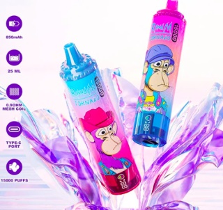 osoba z e-papierosem jednorazowym RandM Tornado w kieszeni, policjant nie kontroluje e-papierosa, legalne posiadanie vape w Polsce - E-papierosy jednorazowe Randm Tornado 15000 - sklep E-SMOKE