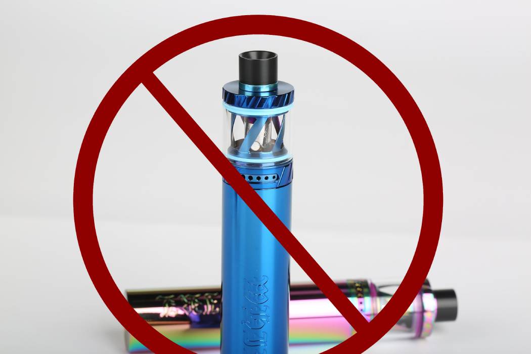 e-papieros samozapłon wąż syczenie niebezpieczeństwo zagrożenie - Skutki Palenia E-Papierosów • Demeter