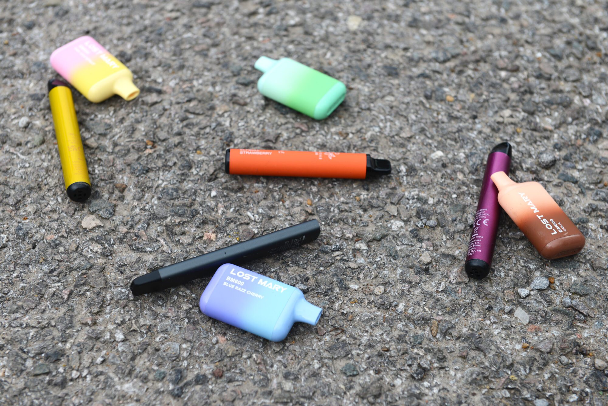porównanie ilości odpadów e-papierosy, mniej śmieci e-papierosy high-puff, ekologia vaping porównanie, zmniejszenie odpadów vape - Czy jednorazowe e-papierosy są szkodliwe dla środowiska ...