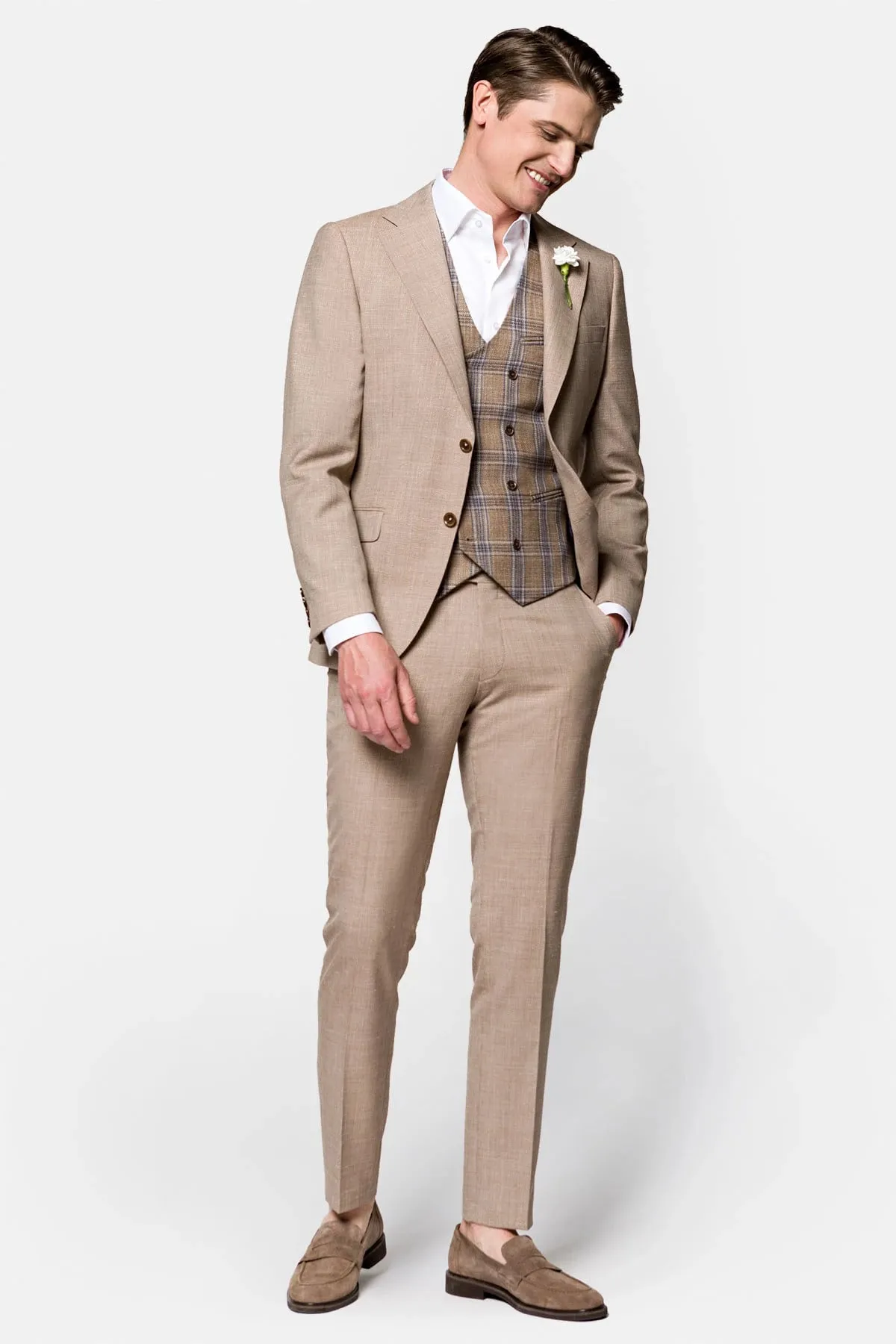 e-papieros na smyczy obciach wesele, mężczyzna w garniturze ze smyczą na szyi wesele, wpadka modowa wesele - O czym pamiętać wybierając stylizacje na wesele dla mężczyzny ...