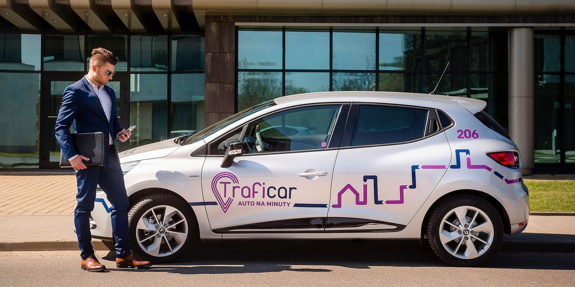 carsharing e-papieros kara pieniądze, Traficar Panek wapowanie konsekwencje, wysoki koszt vapingu w aucie, szybki buch 500 złotych - Koniec carsharingu Panek w Polsce. Oto jakie alternatywy mają kierowcy