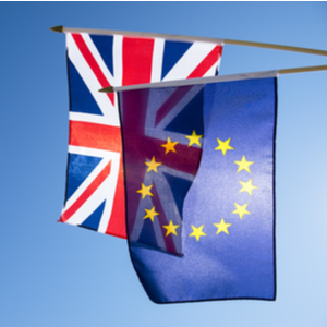 vaping UK Brexit, e-papieros cło, brytyjska granica, dym vape, flagi UK UE - Will Vaping Regulations Change After Brexit? - V2 Cigs UK