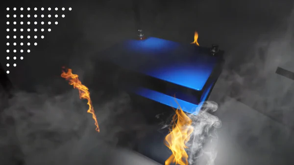 uszkodzona bateria litowo-jonowa, zwarcie bateria vape, przegrzana bateria e-papieros - Działania, które mogą wywołać pożar baterii jonowo-litowych