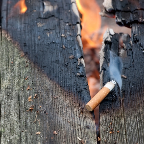 pożar domu papieros, analogowy papieros zagrożenie pożarowe, łóżko płonące od papierosa - Palenie czy podpalenie?? | Moja Remiza