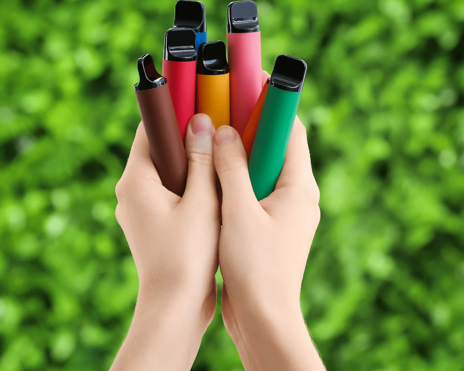 oszczędności na e-papierosach, koszt wkłady vape jednorazówki, porównanie cen vapingu, pieniądze i e-papierosy - Wszystko, co musisz wiedzieć przed zakupem jednorazowego e ...