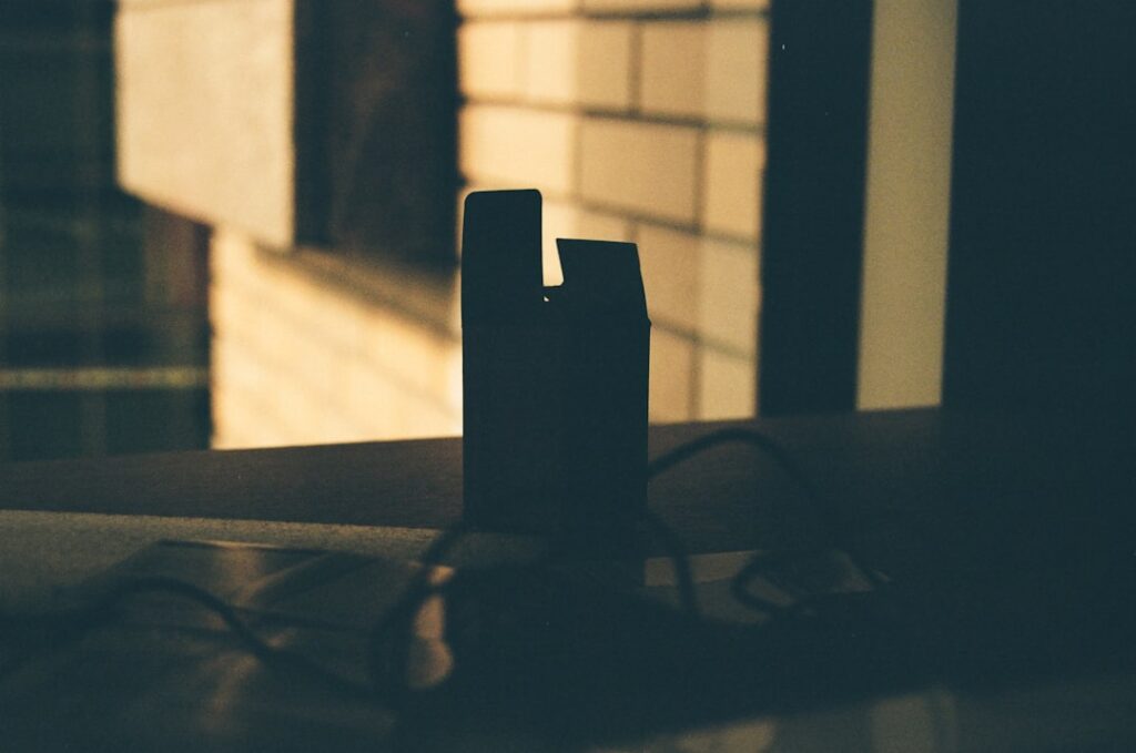 photo 1626775840970 85f0b8835d